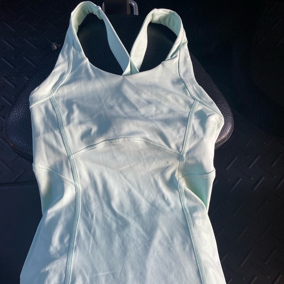 Lululemon tank - Picture 1 of 4
